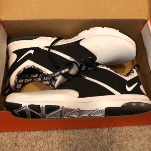 Nike white & black Air Bella Shoes